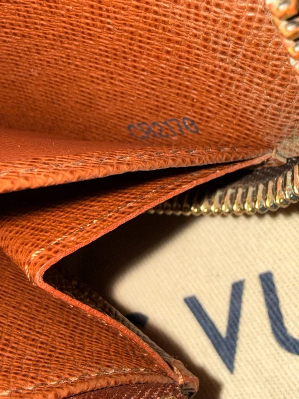 Authentic Louis Vuitton Zippy Wallet